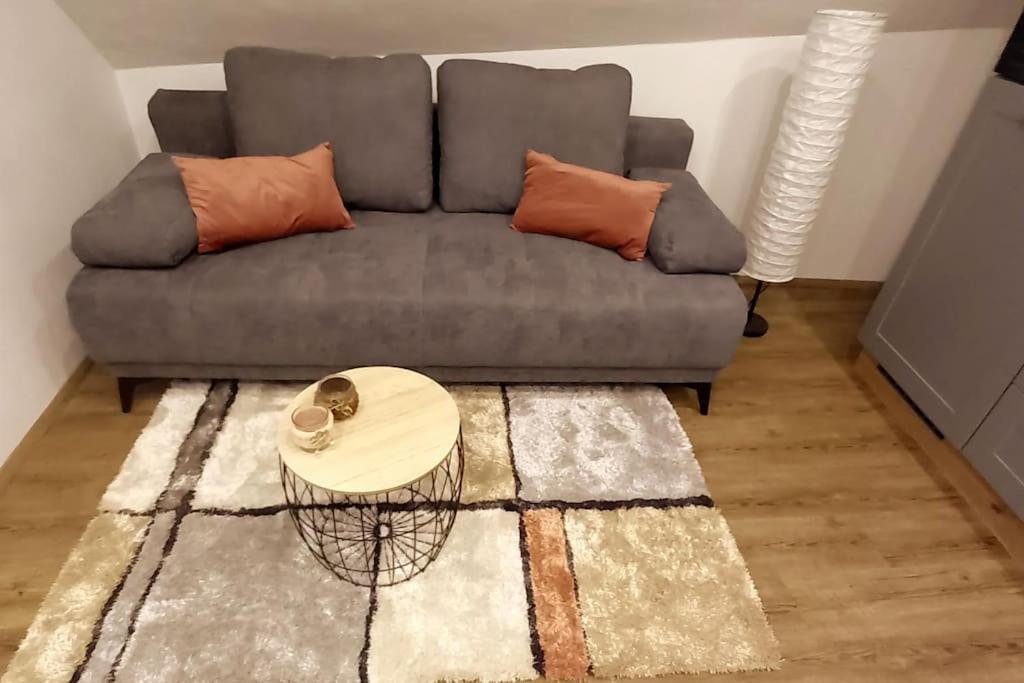 Kleine, Gemuetliche Dachgeschosswohnung Laudenbach  Extérieur photo