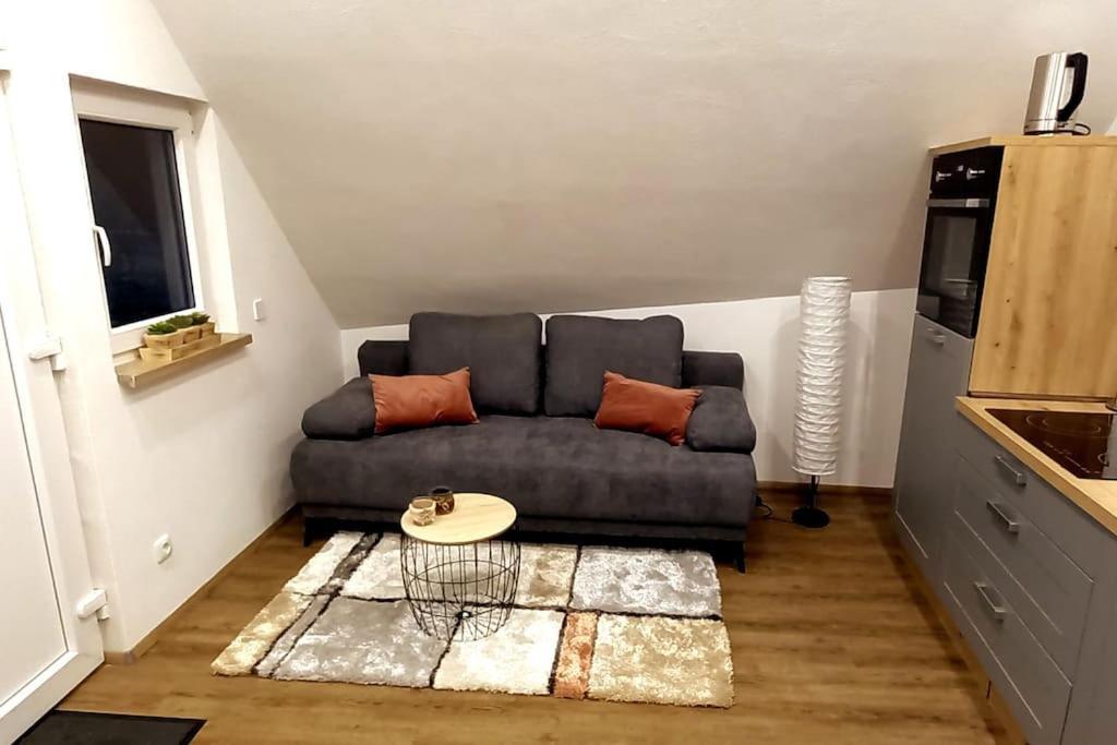 Kleine, Gemuetliche Dachgeschosswohnung Laudenbach  Extérieur photo