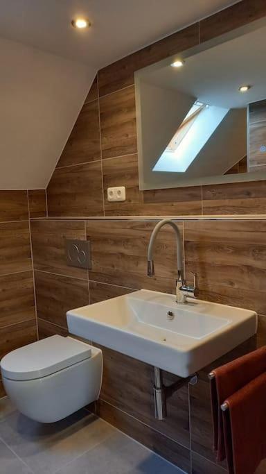 Kleine, Gemuetliche Dachgeschosswohnung Laudenbach  Extérieur photo